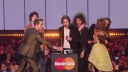 Имя файла=Catfish_and_the_Bottlemen_win_British_Breakthrough_Act___The_BRIT_Awards_2016_mp40058.jpg
Размер файла=219КБ
Размеры=1920x1080
Дата=Фев 29, 2016 Catfish_and_the_Bottlemen_win_British_Breakthrough_Act___The_BRIT_Awards_2016_mp40058.jpg