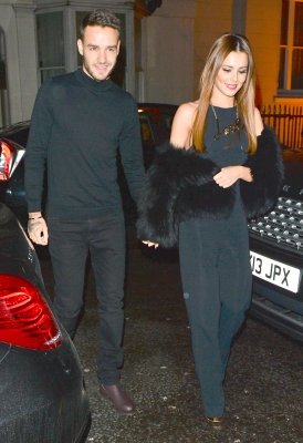 Cheryl_and_Liam_Arriving_a_restaurant_Salmontini_in_London_09_03_16_2810829.jpg