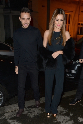 Cheryl_and_Liam_Arriving_a_restaurant_Salmontini_in_London_09_03_16_2812529.jpg