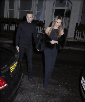 Cheryl_and_Liam_Arriving_a_restaurant_Salmontini_in_London_09_03_16_2812929.jpg