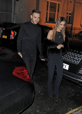 Cheryl_and_Liam_Arriving_a_restaurant_Salmontini_in_London_09_03_16_281729.jpg