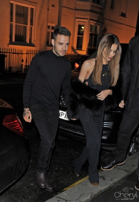 Cheryl_and_Liam_Arriving_a_restaurant_Salmontini_in_London_09_03_16_282429.jpg
