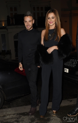 Cheryl_and_Liam_Arriving_a_restaurant_Salmontini_in_London_09_03_16_285629.jpg