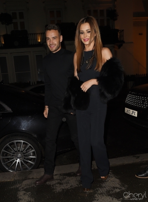 Cheryl_and_Liam_Arriving_a_restaurant_Salmontini_in_London_09_03_16_287329.jpg