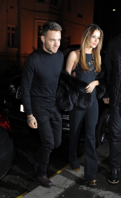 Cheryl_and_Liam_Arriving_a_restaurant_Salmontini_in_London_09_03_16_288529.jpg