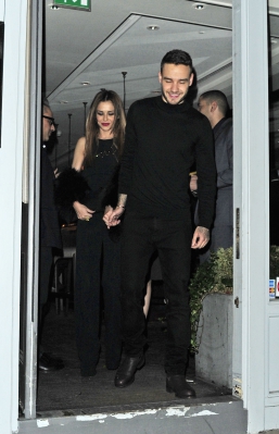 Cheryl_and_Liam_Leaving_a_restaurant_in_London_09_03_16_2811929.jpg