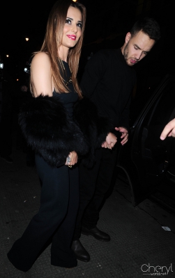Cheryl_and_Liam_Leaving_a_restaurant_in_London_09_03_16_281329.jpg