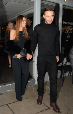 Cheryl_and_Liam_Leaving_a_restaurant_in_London_09_03_16_2814929.jpg