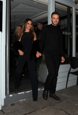 Cheryl_and_Liam_Leaving_a_restaurant_in_London_09_03_16_2816129.jpg