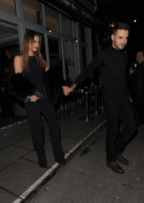 Cheryl_and_Liam_Leaving_a_restaurant_in_London_09_03_16_2816929.jpg