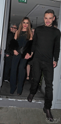 Cheryl_and_Liam_Leaving_a_restaurant_in_London_09_03_16_281729.jpg