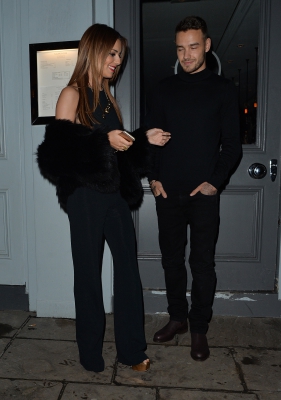 Cheryl_and_Liam_Leaving_a_restaurant_in_London_09_03_16_2818529.jpg