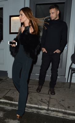 Cheryl_and_Liam_Leaving_a_restaurant_in_London_09_03_16_2822429.jpg