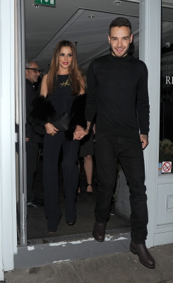 Cheryl_and_Liam_Leaving_a_restaurant_in_London_09_03_16_2822629.jpg