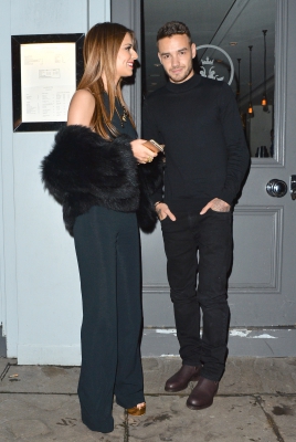 Cheryl_and_Liam_Leaving_a_restaurant_in_London_09_03_16_2823629.jpg