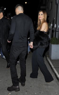 Cheryl_and_Liam_Leaving_a_restaurant_in_London_09_03_16_2826529.jpg