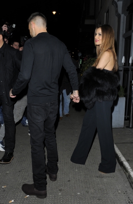 Cheryl_and_Liam_Leaving_a_restaurant_in_London_09_03_16_2828629.jpg