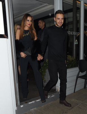 Cheryl_and_Liam_Leaving_a_restaurant_in_London_09_03_16_2829129.jpg