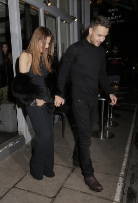 Cheryl_and_Liam_Leaving_a_restaurant_in_London_09_03_16_2829229.jpg