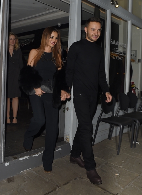 Cheryl_and_Liam_Leaving_a_restaurant_in_London_09_03_16_2829729.jpg