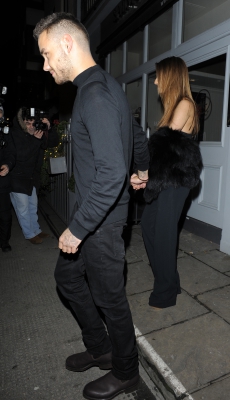 Cheryl_and_Liam_Leaving_a_restaurant_in_London_09_03_16_2829829.jpg