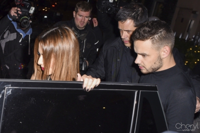 Cheryl_and_Liam_Leaving_a_restaurant_in_London_09_03_16_283029.jpg