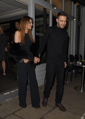 Cheryl_and_Liam_Leaving_a_restaurant_in_London_09_03_16_2830929.jpg