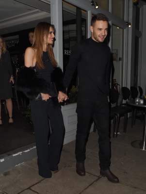 Cheryl_and_Liam_Leaving_a_restaurant_in_London_09_03_16_2831629.jpg