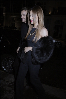 Cheryl_and_Liam_Leaving_a_restaurant_in_London_09_03_16_2832029.jpg