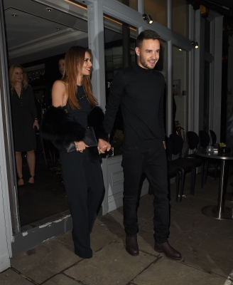 Cheryl_and_Liam_Leaving_a_restaurant_in_London_09_03_16_2834229.jpg