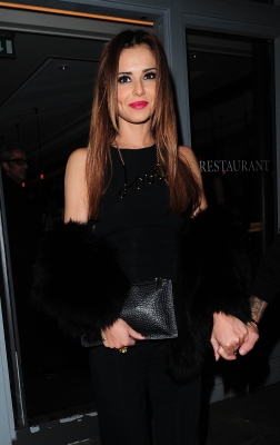 Cheryl_and_Liam_Leaving_a_restaurant_in_London_09_03_16_286629.jpg