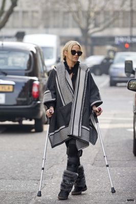 Sarah_visiting_a_Harley_Street_specialist25E8_11_03_16_28429.jpg
