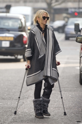 Sarah_visiting_a_Harley_Street_specialist25E8_11_03_16_28529.jpg