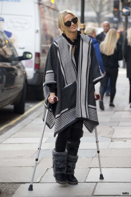 Sarah_visiting_a_Harley_Street_specialist25E8_11_03_16_28729.jpg