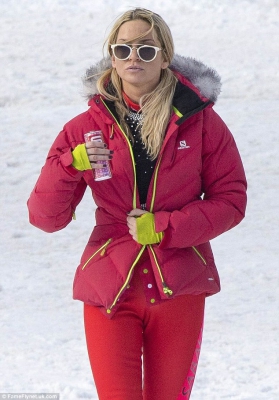 Sarah_Harding2C_pictured_here_at_the_start_of_the_month2C_has_become_the_latest_star_to_leave_The_Jump_due_to_injury_26_02_16_28729.jpg