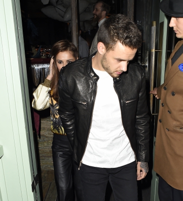 Cheryl_and_Liam_Leaving_Sexy_Fish_Restauraunt_12_04_16_285329.jpg