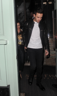 Cheryl_and_Liam_Leaving_Sexy_Fish_Restauraunt_12_04_16_288729.jpg