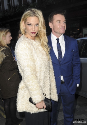 Sarah_arriving_at_The_Jersey_Boys_Press_Night_13_04_16_28429.jpg
