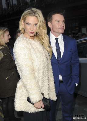 Sarah_arriving_at_The_Jersey_Boys_Press_Night_13_04_16_284329.jpg