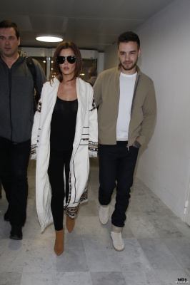 Cheryl_and_Liam_Arriving_at_Airport_in_Paris_09_05_16_2811829.jpg