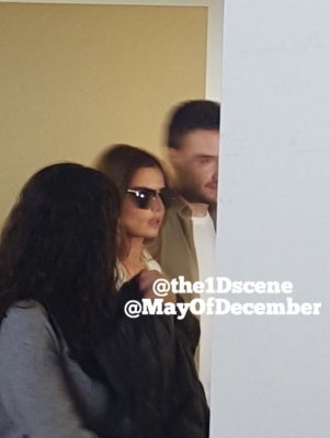 Cheryl_and_Liam_Arriving_at_Airport_in_Paris_09_05_16_281229.jpg