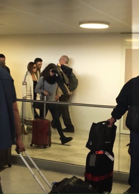 Cheryl_and_Liam_Arriving_at_Airport_in_Paris_09_05_16_281329.jpg
