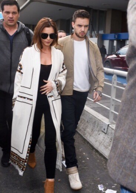Cheryl_and_Liam_Arriving_at_Airport_in_Paris_09_05_16_282129.jpg