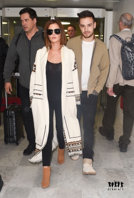 Cheryl_and_Liam_Arriving_at_Airport_in_Paris_09_05_16_283529.jpg