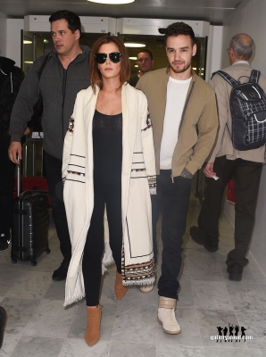 Cheryl_and_Liam_Arriving_at_Airport_in_Paris_09_05_16_283629.jpg