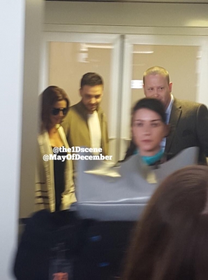 Cheryl_and_Liam_Arriving_at_Airport_in_Paris_09_05_16_28429.jpg