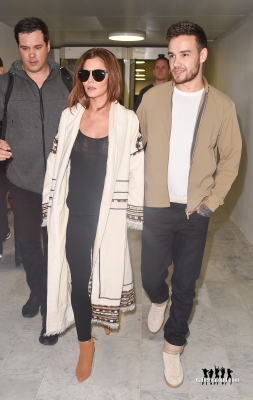 Cheryl_and_Liam_Arriving_at_Airport_in_Paris_09_05_16_284429.jpg