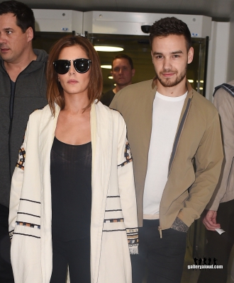 Cheryl_and_Liam_Arriving_at_Airport_in_Paris_09_05_16_286629.jpg