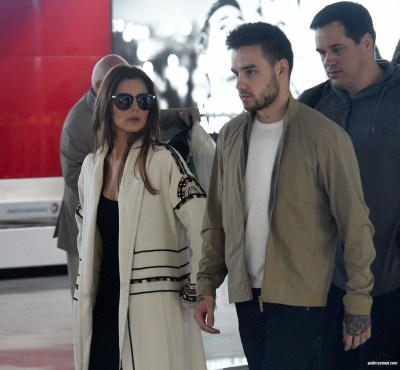 Cheryl_and_Liam_Arriving_at_Airport_in_Paris_09_05_16_288929.jpg