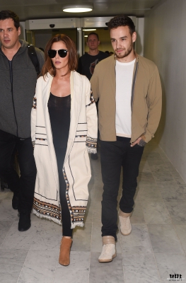 Cheryl_and_Liam_Arriving_at_Airport_in_Paris_09_05_16_289229.jpg